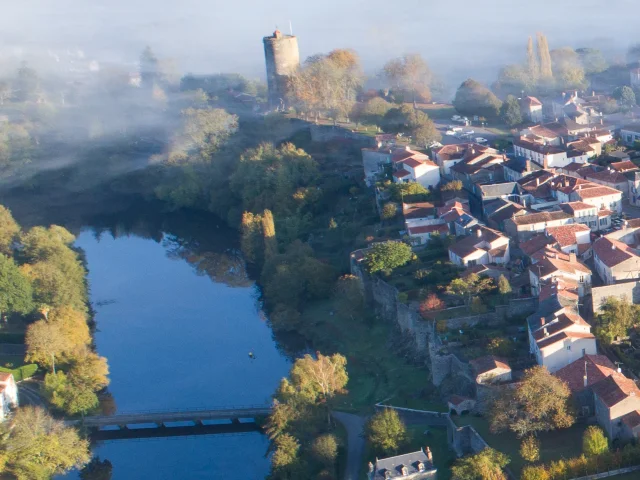 Visite Guidee Vouvant Vue Aerienne 85120 2