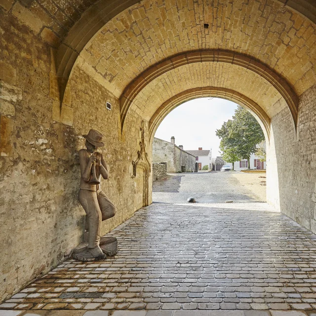 Foussais-Payré - patrimoine prieuré et sculpture