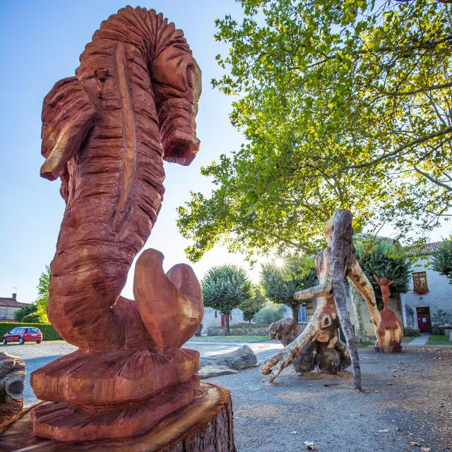 Foussais-Payré - Sculptures à la Tronçonneuse