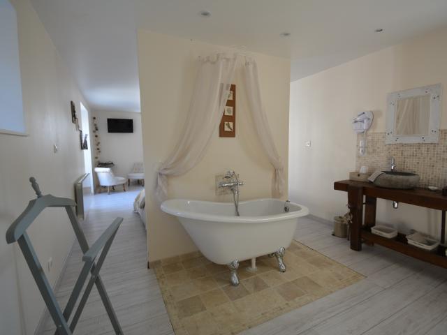 Salle de bain - Chambre Charme d'Antan - Aux 4 Cornes - Longèves - Fontenay-Vendée - 85