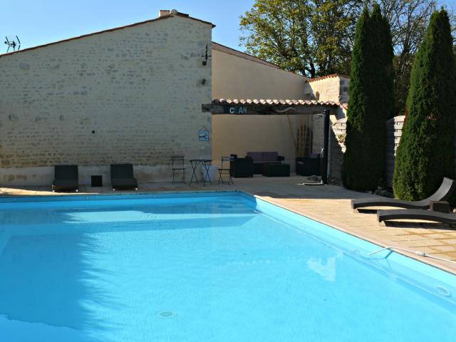 Piscine - Chambre d'hôtes Aux 4 Cornes - Longèves - Fontenay-Vendée - 85