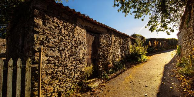 Vouvant ruelles dans la cité médiévale