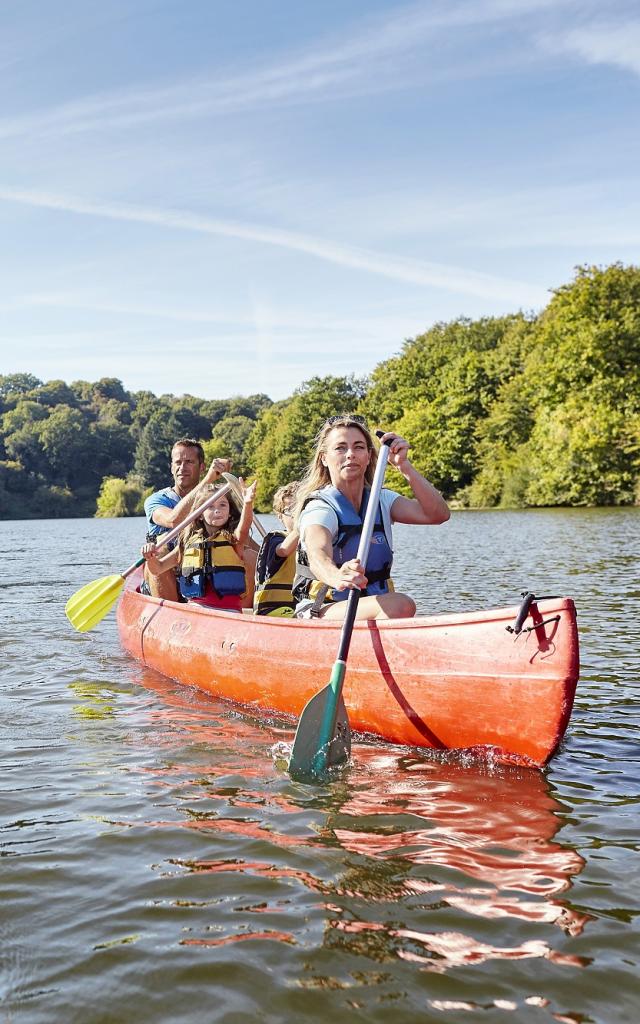 Canoë sur le lac de Mervent