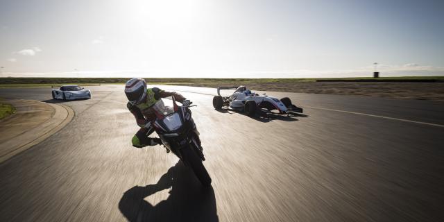 Un tour de circuit automobile - Circuits de Vendée - Fontenay-le-Comte